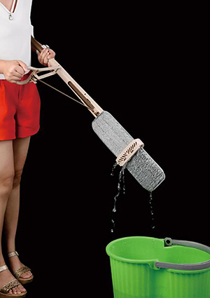 M4 Easy Clean Squeeze Mop